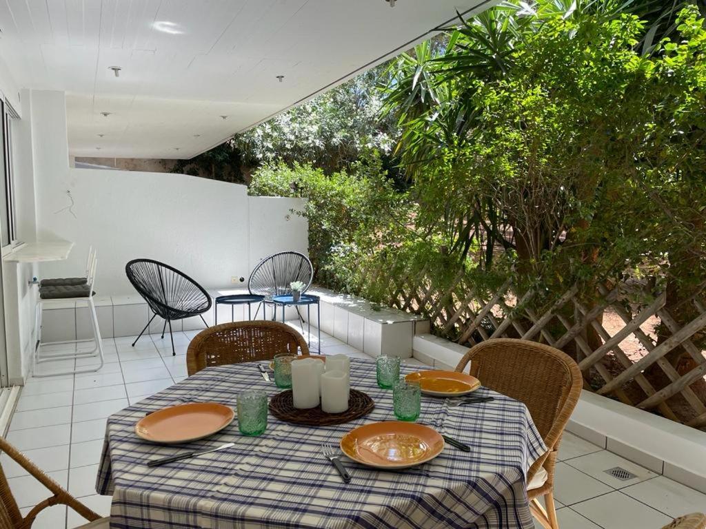 Ferienwohnung Vouliagmeni'S Secret Garden Near The Sea Athen Exterior foto